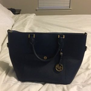 Micheal Kors purse